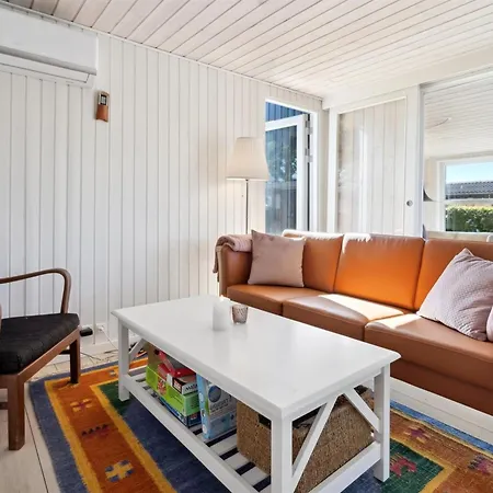 Vakantiehuis Tabithe - 500m From The Sea By Interhome